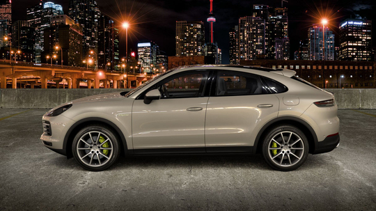 Porsche_Cayenne_Coupe_E-Hybrid_Litur