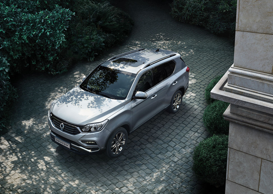 SsangYong_Rexton-3