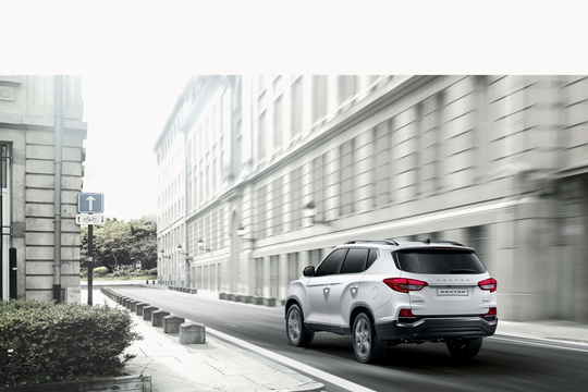 SsangYong_Rexton-46