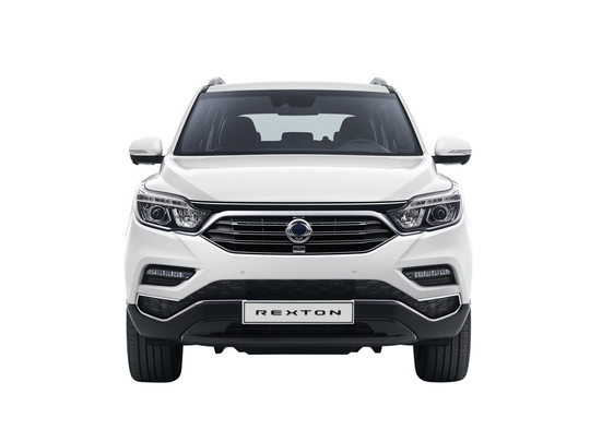 SsangYong_Rexton-8