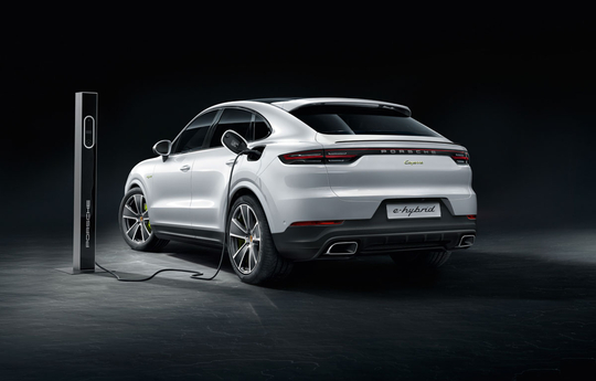 Porsche_Cayenne_Coupe_E-Hybrid