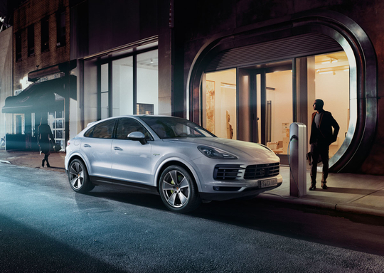 Porsche_Cayenne_Coupe_E-Hybrid-4